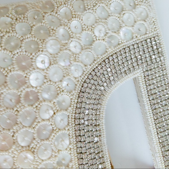 NWT Beautiful beaded Purse with intricate work - Picture 2 of 2